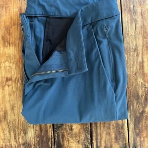 Lululemon commission pant in mid blue color size 30 was 32 length